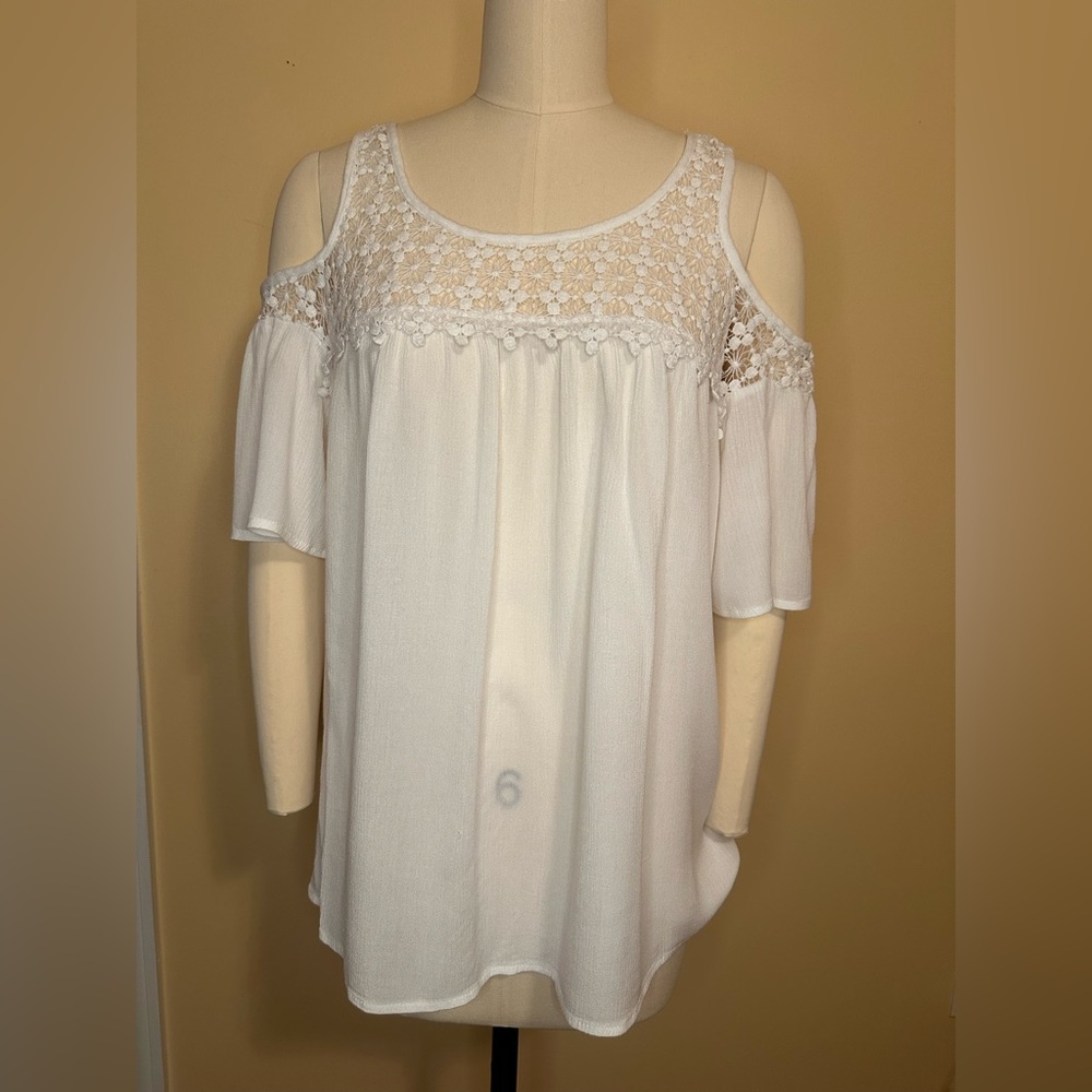 Chic White Lace Cold Shoulder Blouse